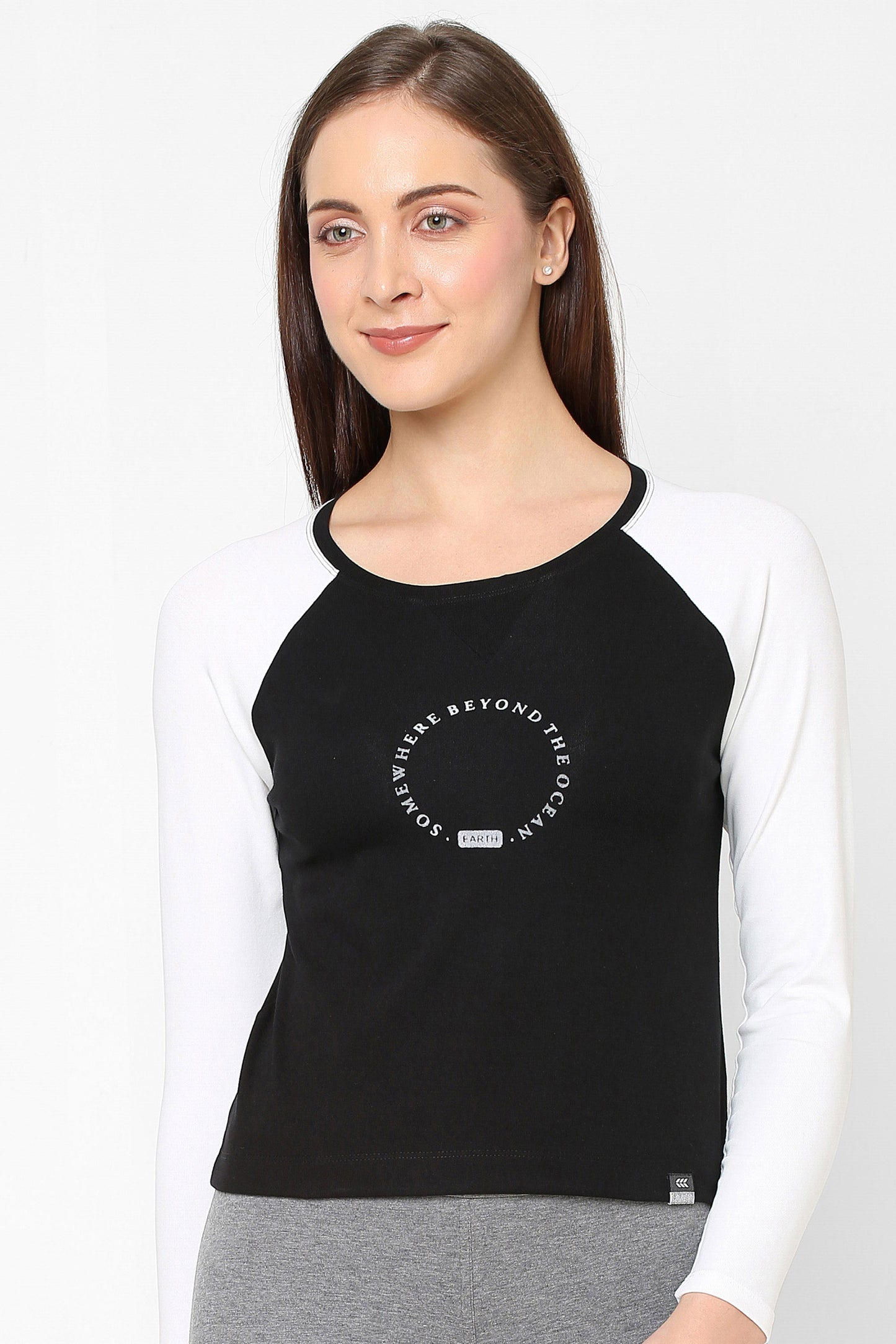 BOAT NECK RAGLAN SLEEVE PRINTED COTTON CROP TEE - BLACK