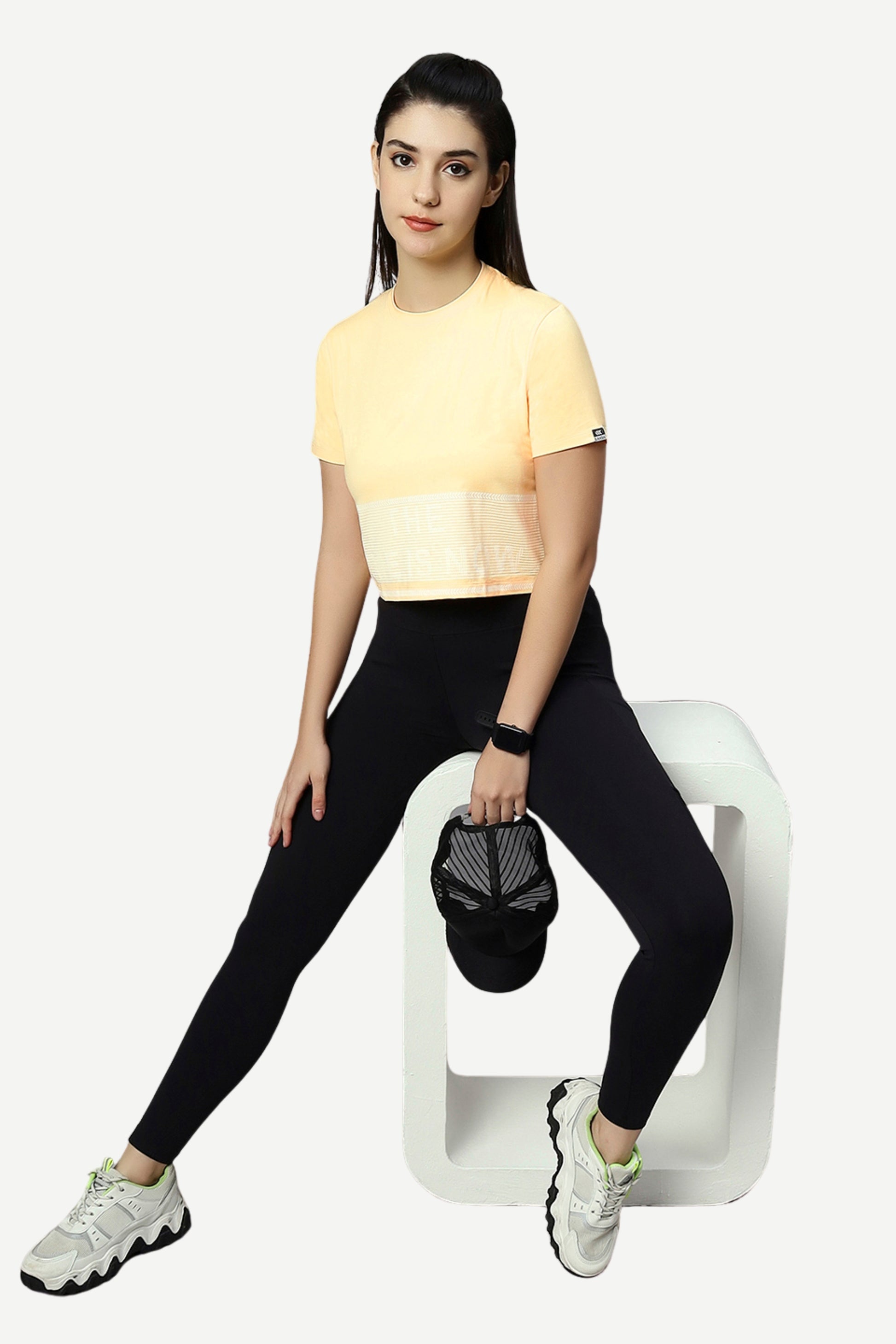 PINEAPPLE YELLOW