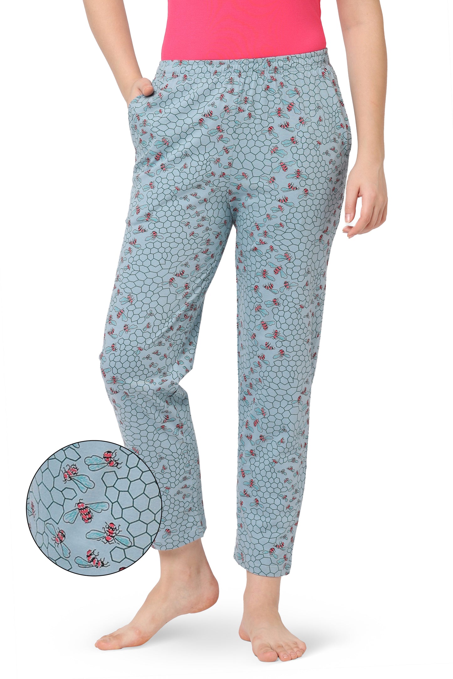 WOMEN'S COTTON PRINTED PYJAMAS WITH HONEYBEE PRINT & SIDE POCKETS