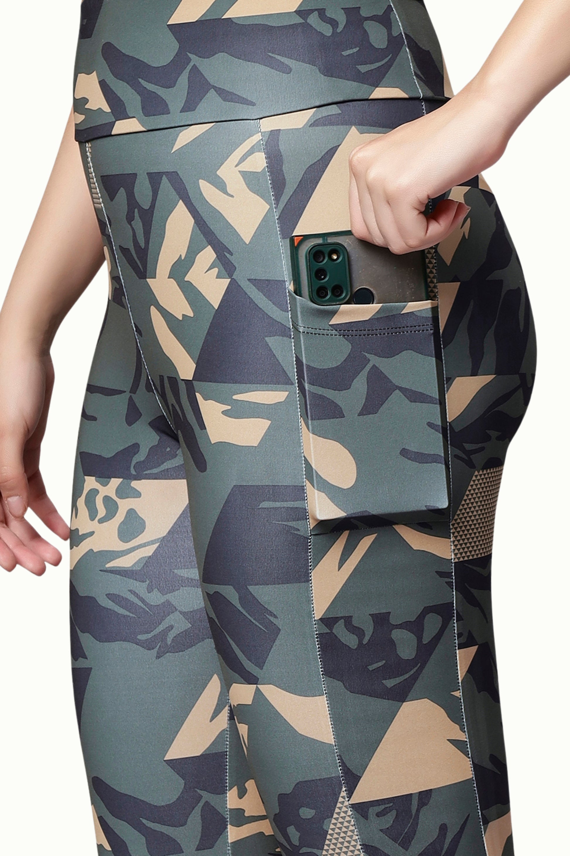 CAMO GREEN