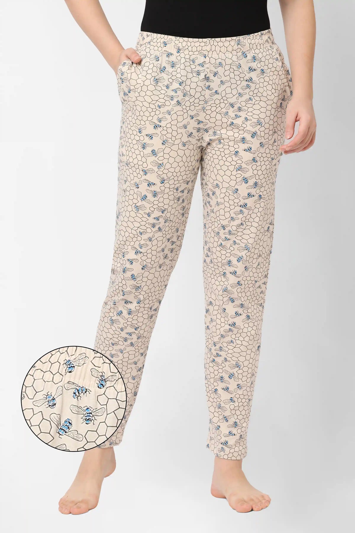 WOMEN'S COTTON PRINTED PYJAMAS WITH HONEYBEE PRINT & SIDE POCKETS